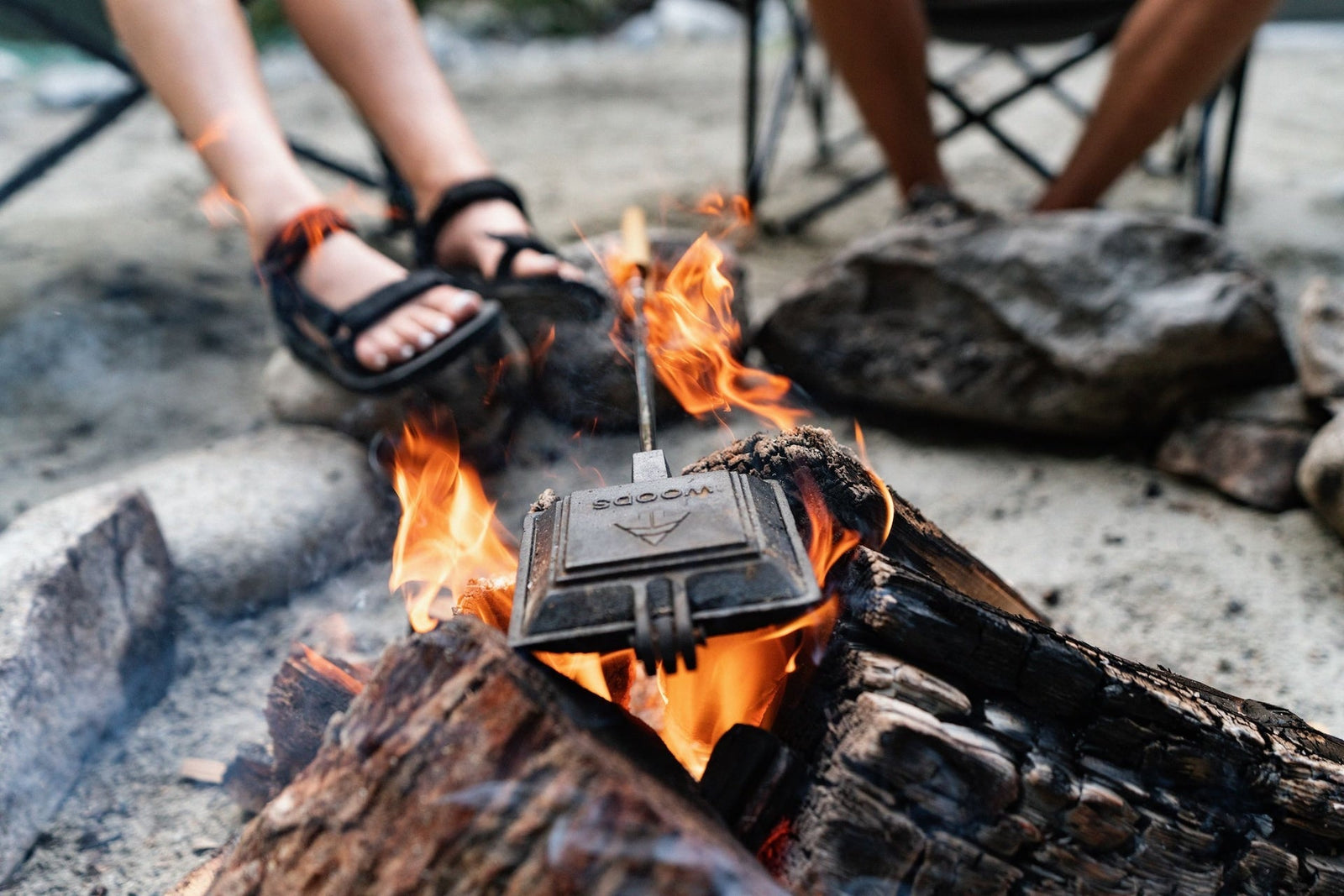 Cast Iron Non-Stick Camping Sandwich Toaster with Long Handle, 4x4-in G6V3 - product image 3