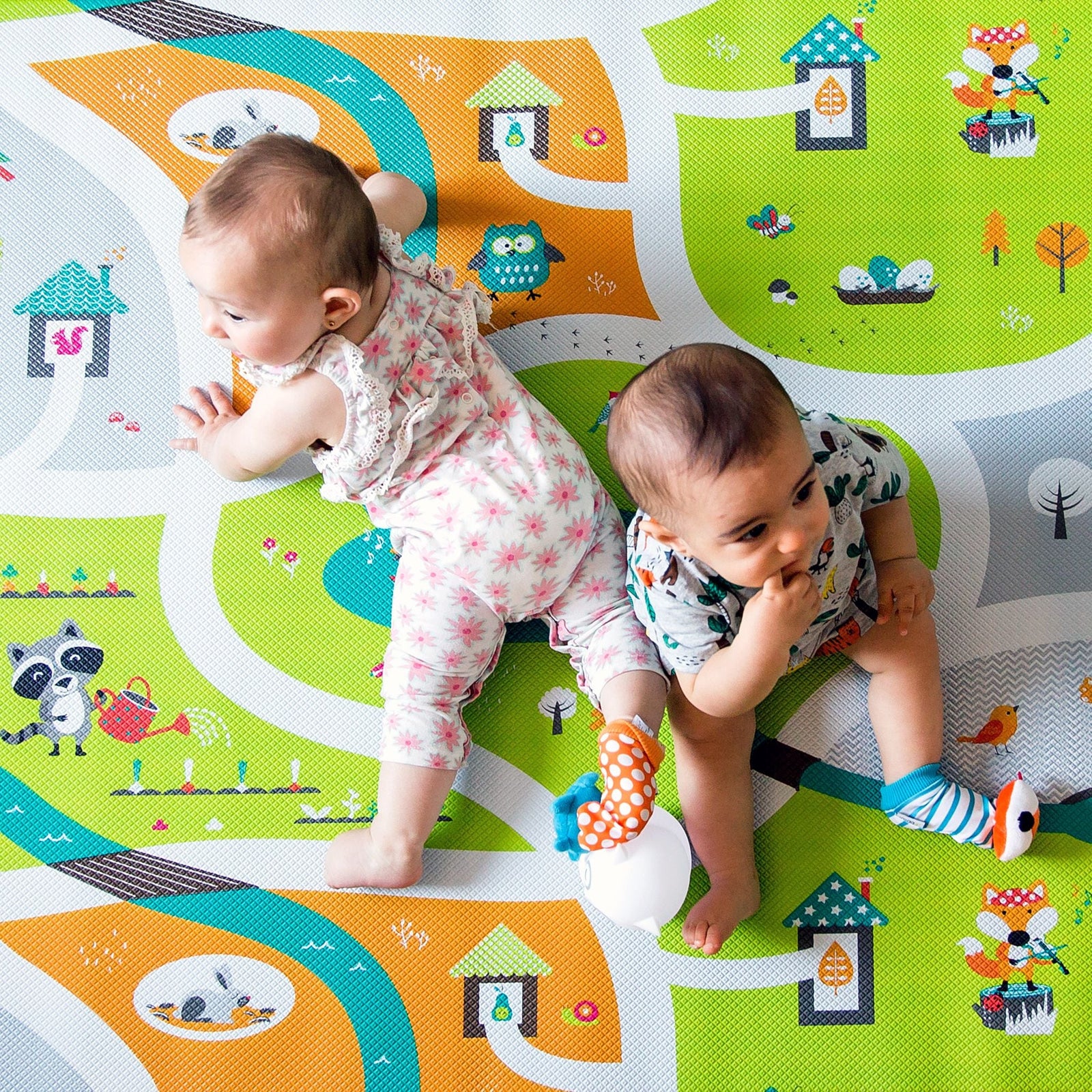 üv Mülti BPA-Free Water-Resistant Miles Playmat O3K3 - product image 1